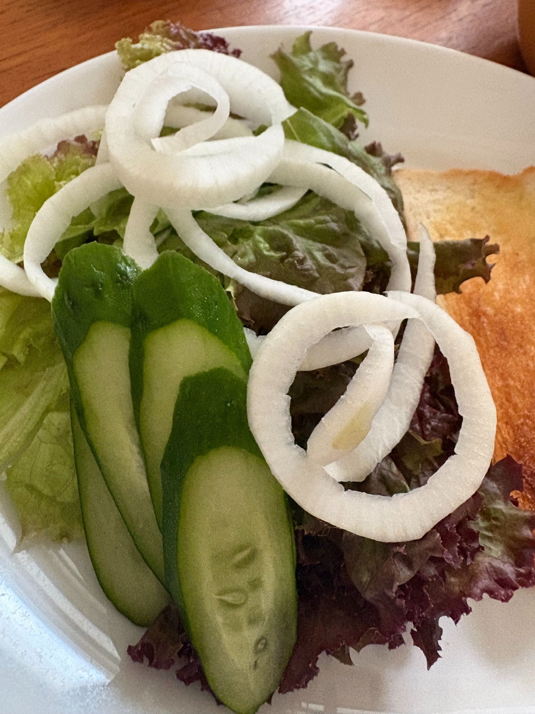 ちなみに取った角は朝食のサラダになりました。