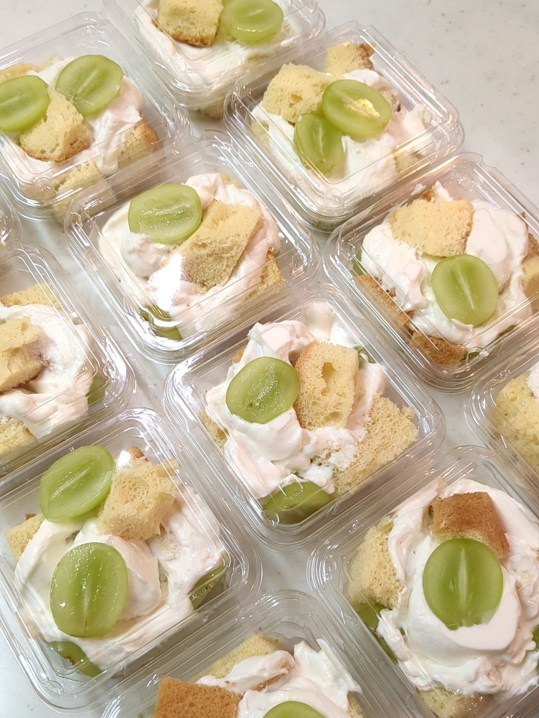 まるでケーキ屋さん！100均で買えるプラカップがジャストサイズ！