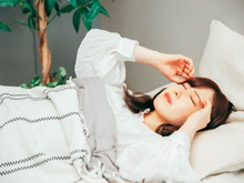 「休みの日に寝だめ」が逆効果！？月曜日のダルさを招く〈社会的時差ボケ〉とは