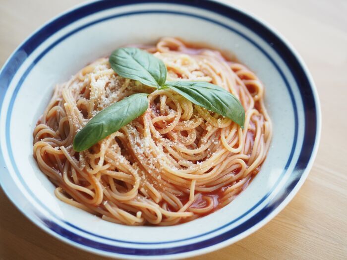 『瞬完トマトパスタ』が革命的すぎる。【フライパン1つでOK】ジュースに浸して加熱▶最速で完成！？