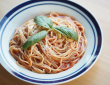 『瞬完トマトパスタ』が革命的すぎる。【フライパン1つでOK】ジュースに浸して加熱▶最速で完成！？