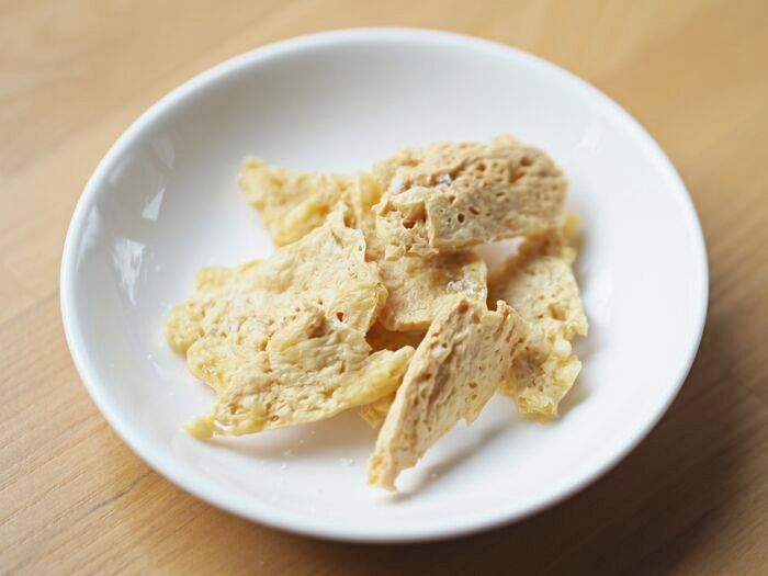 油不要で罪悪感ゼロ♡レンチンだけでサクサク食感！？ダイエット中に嬉しい「豆腐チップス」