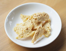 油不要で罪悪感ゼロ♡レンチンだけでサクサク食感！？ダイエット中に嬉しい「豆腐チップス」
