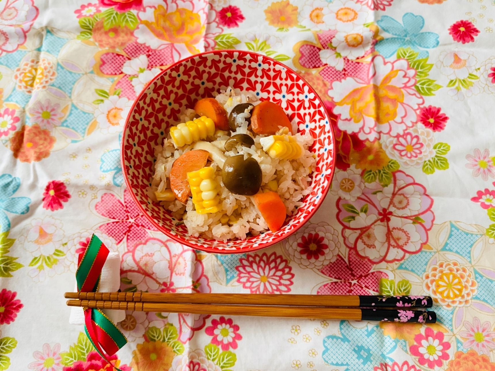 ちょっぴり秋が恋しいときは！ツナときのこの炊き込みご飯