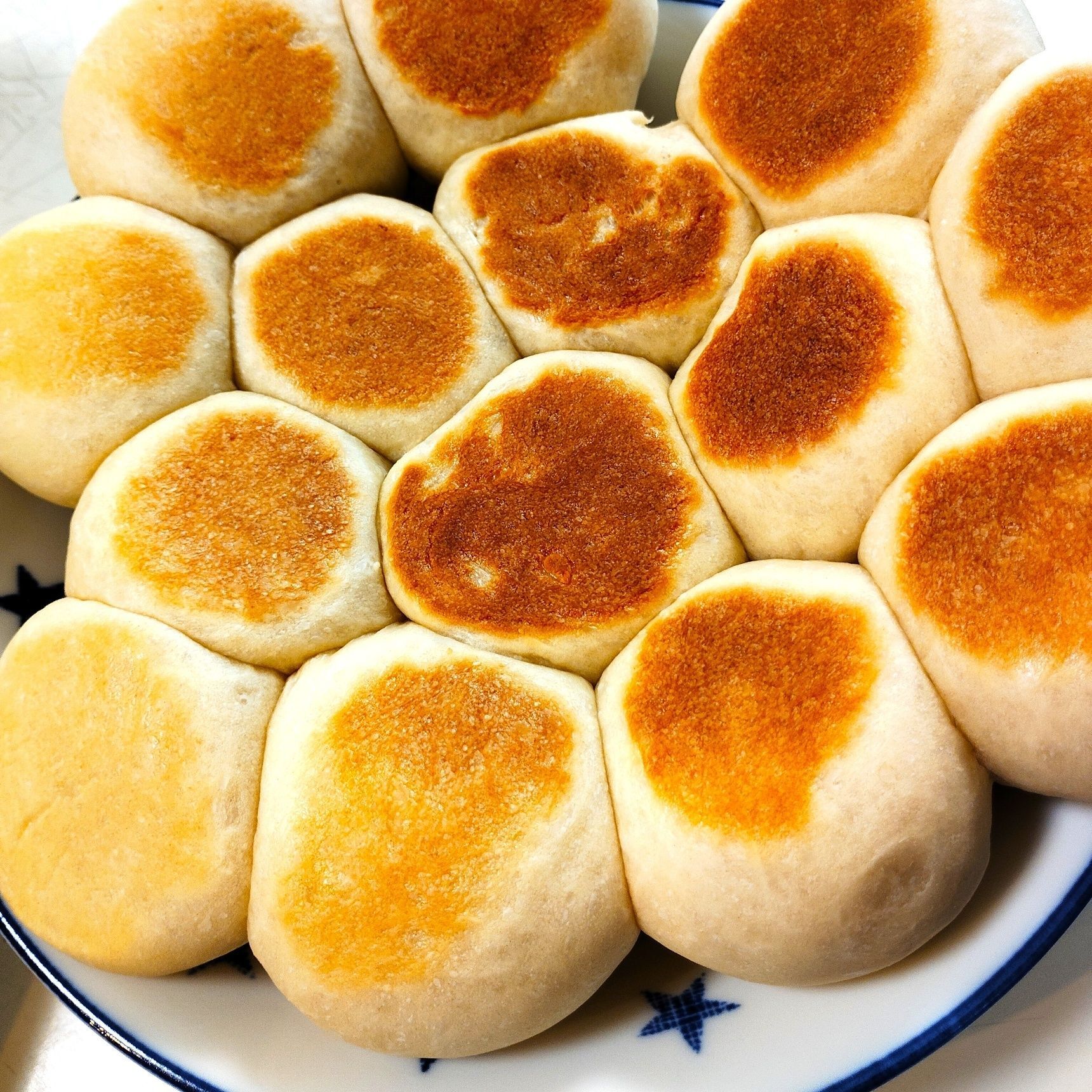 【フライパンでできる！】こねないシンプル丸パン