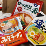 「これラーメンじゃないの！？」細部までキュン！かわいいポーチ3つも！