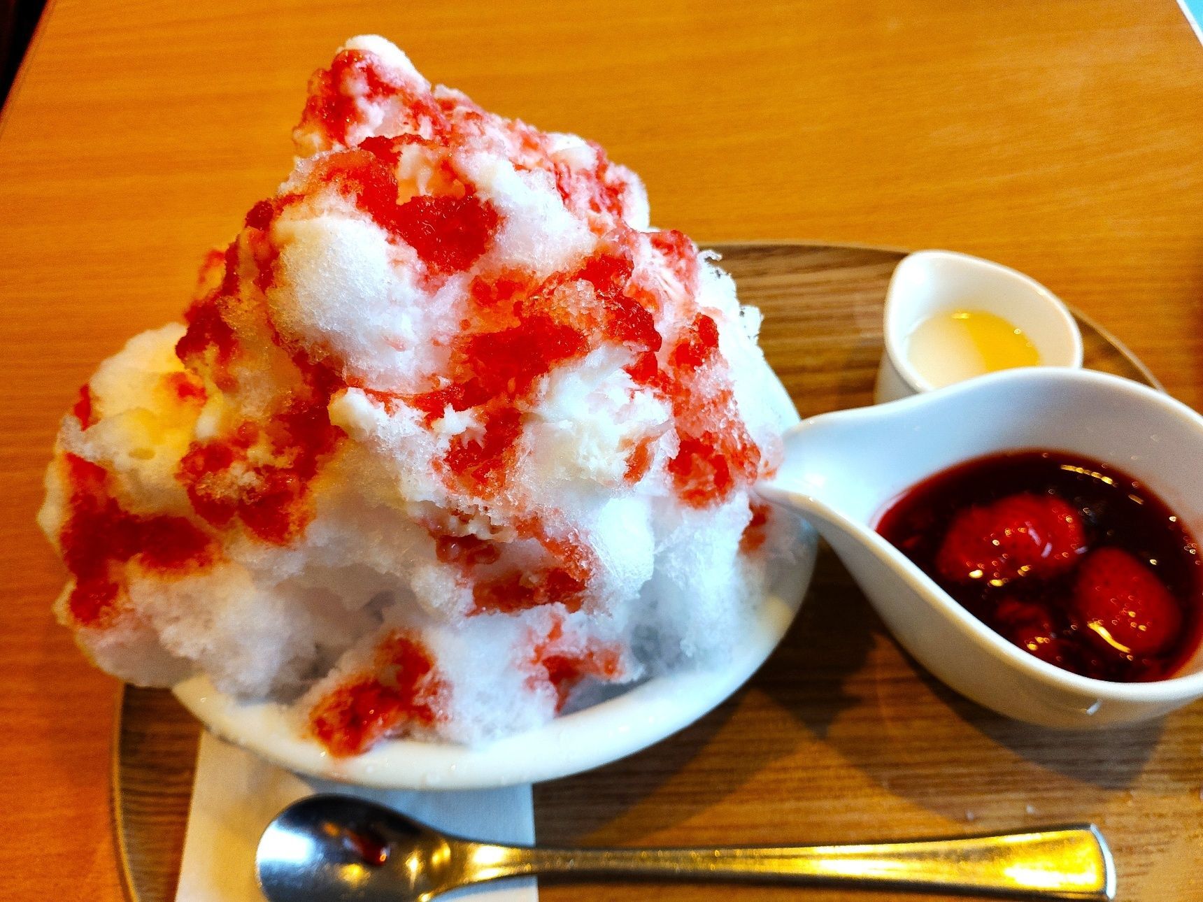 シロップにいちご果肉たっぷり