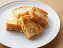 【いつものフレンチトーストが激変】あの人気調味料を足すだけ！？外カリ中じゅわの絶品アレンジ2選