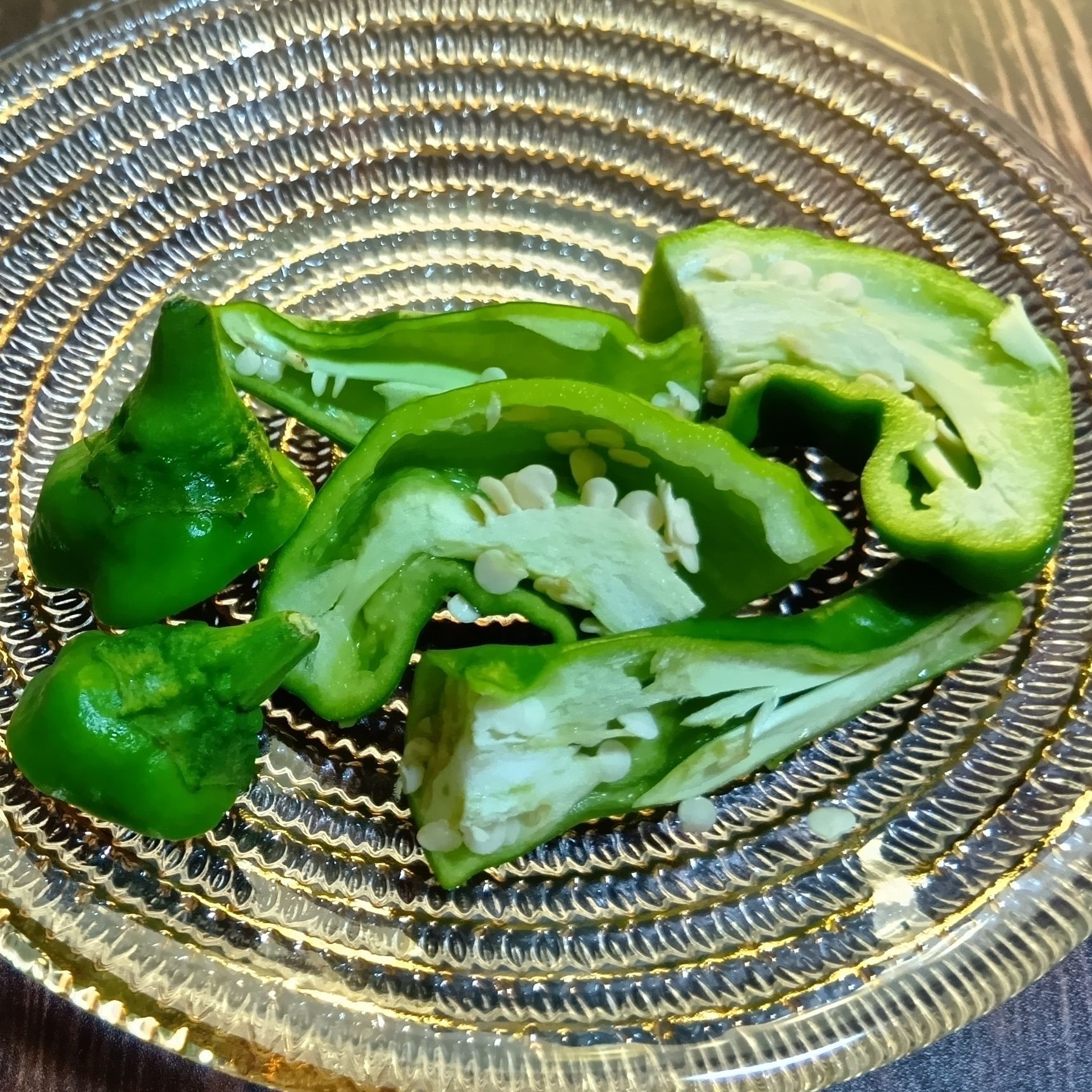こちらは、万願寺とうがらしの断面ですっ！