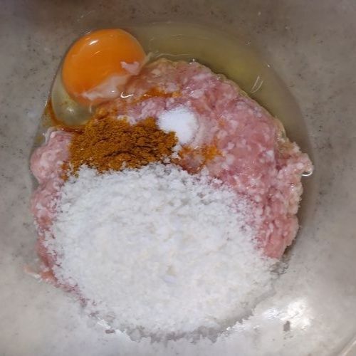 材料を混ぜる