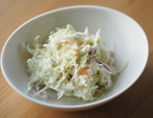 【たった3分で再現】あの人気店の味をおうちで！？まろやか濃厚な「ケンタッキー風コールスロー」