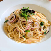 どのレシピ本にも載ってない！我が家流【烏賊とセロリのエスニックパスタ】