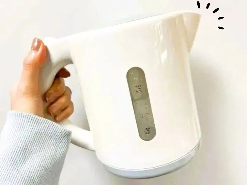 4年放置した『電気ケトル』が激変！ガチガチ水垢のもベタベタ汚れも→一発リセット掃除術♪