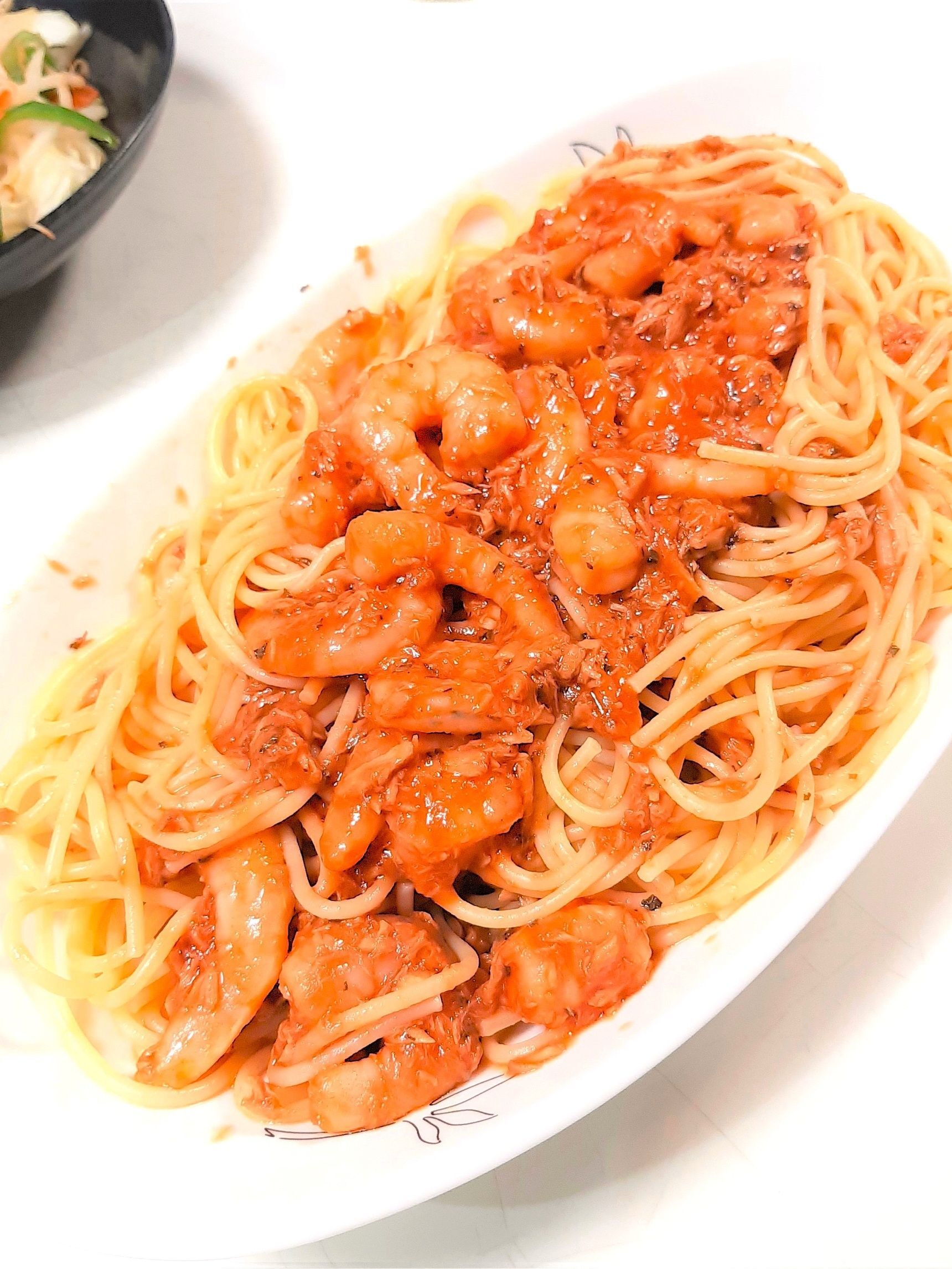 えびとツナのトマトパスタ【時短すぎるレンチン5分】