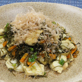 豆腐と刻み昆布の炒め物