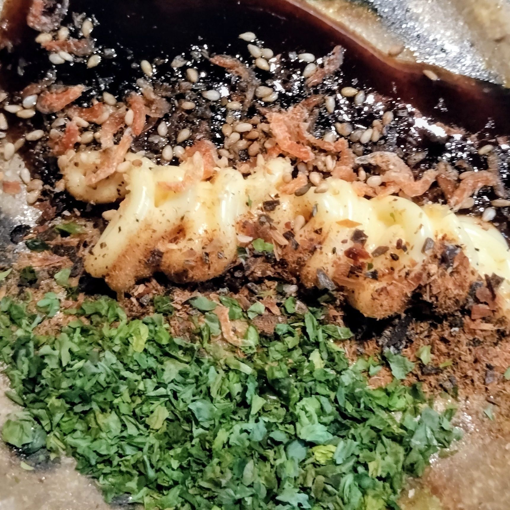 とろ〜り！濃厚！和テイストのたこ焼き！トッピングも和テイスト！