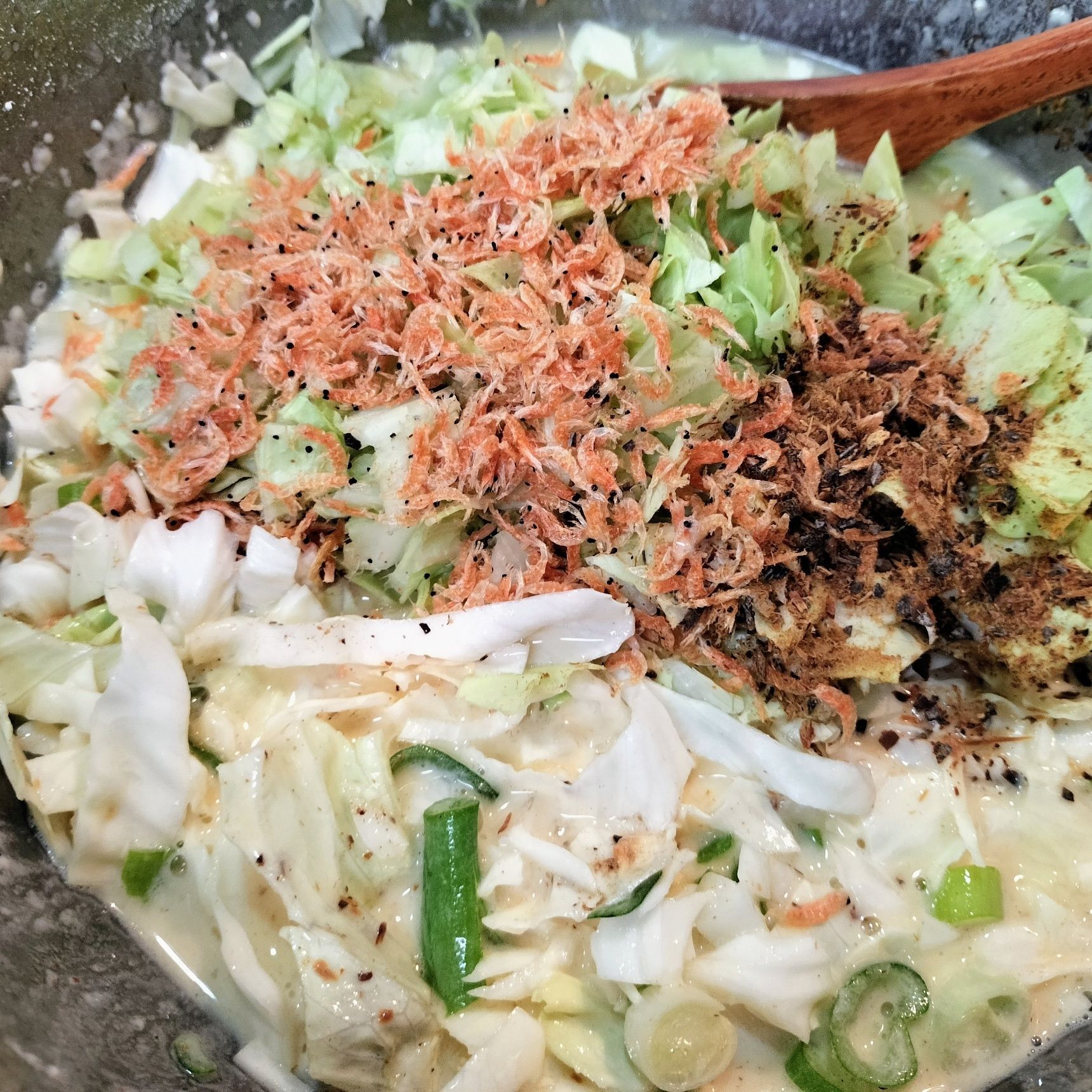 3、材料●を加えて混ぜる