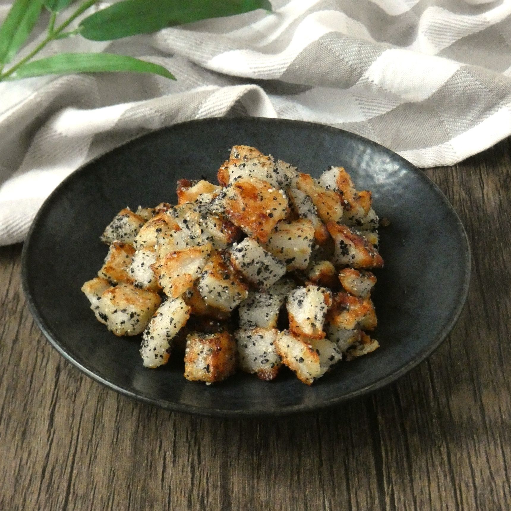 無限に食べられる！「レンコンのにんにくごま塩和え」