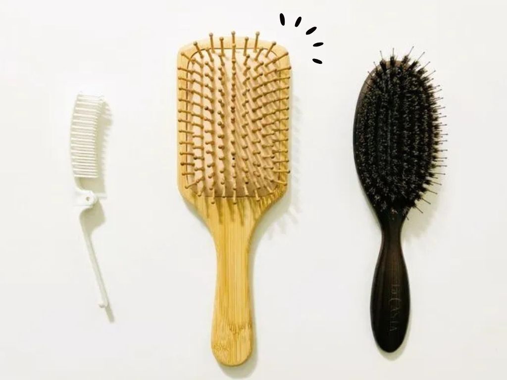 つい放置してない？『ヘアブラシ』の正しいお手入れ方法。これなら超簡単にできますよ♪