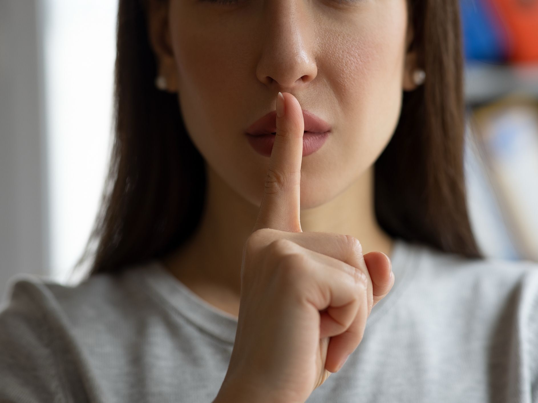 夫には絶対見せられない…！妻の約7割が「隠しているもの」の中身がヤバかった