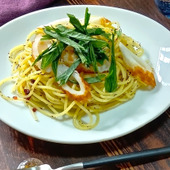 ササッと作れる！和えるだけ！さっぱりいただける、梅ゆかりと青じそのちくわパスタ