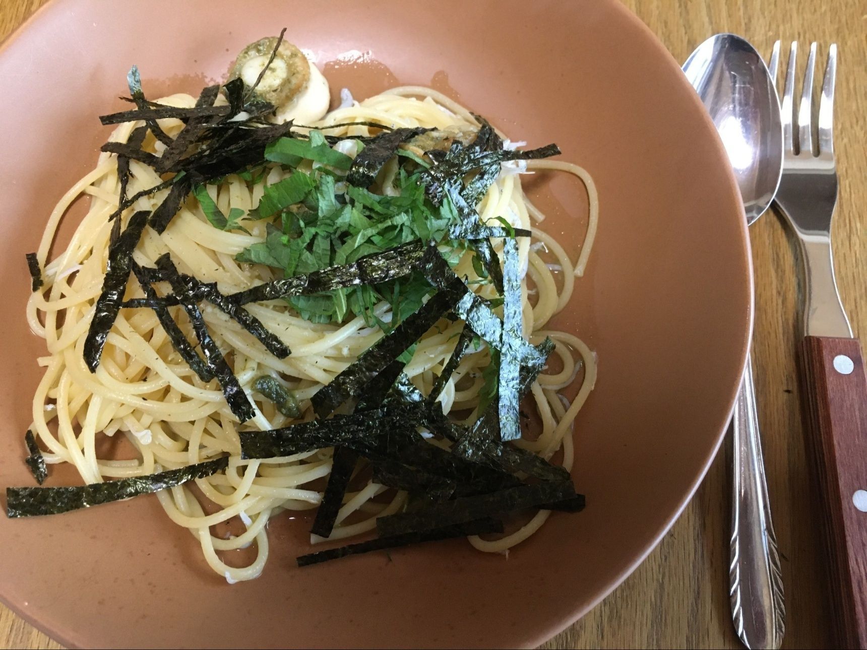 稚貝大葉海苔しょっつるのパスタ