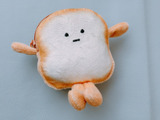 セリアの食パンくんがかわいかったので、ポーチをリメイクしてお買い物のお供にしちゃいました