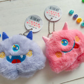 【セリア】可愛い！ふわっふっわのモンスターキーホルダーにキュン！