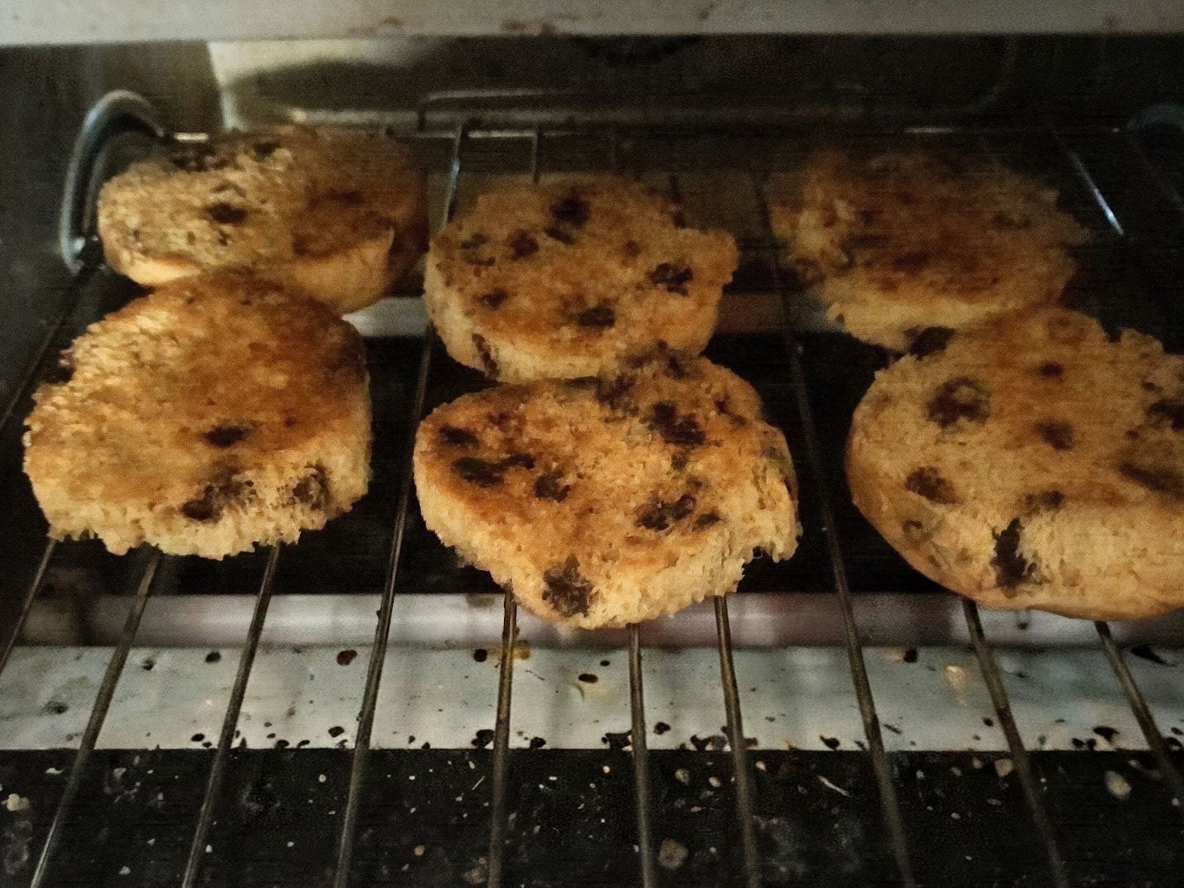 3、温度調整機能付きオーブントースター（140℃）で15分ほど網焼きする