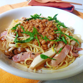 2種きのこと納豆と味噌バター和風パスタもやし入り