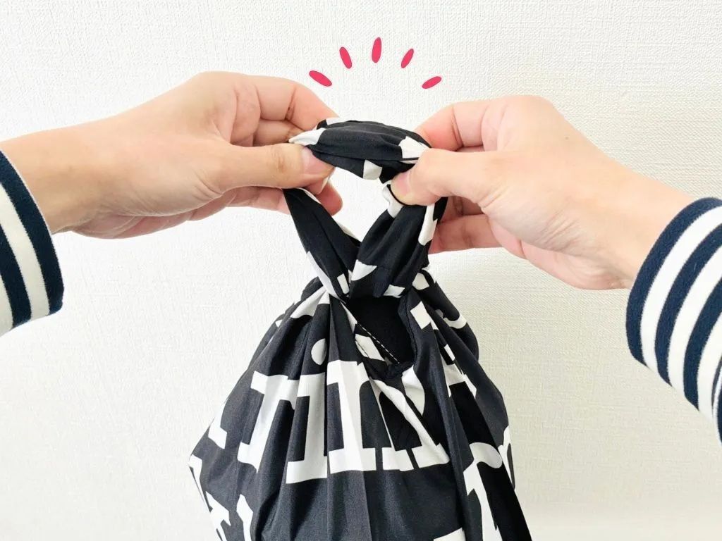 エコバッグの『持ち手』を一瞬で短くする裏ワザ！試してみたら…めっちゃ快適だった♡