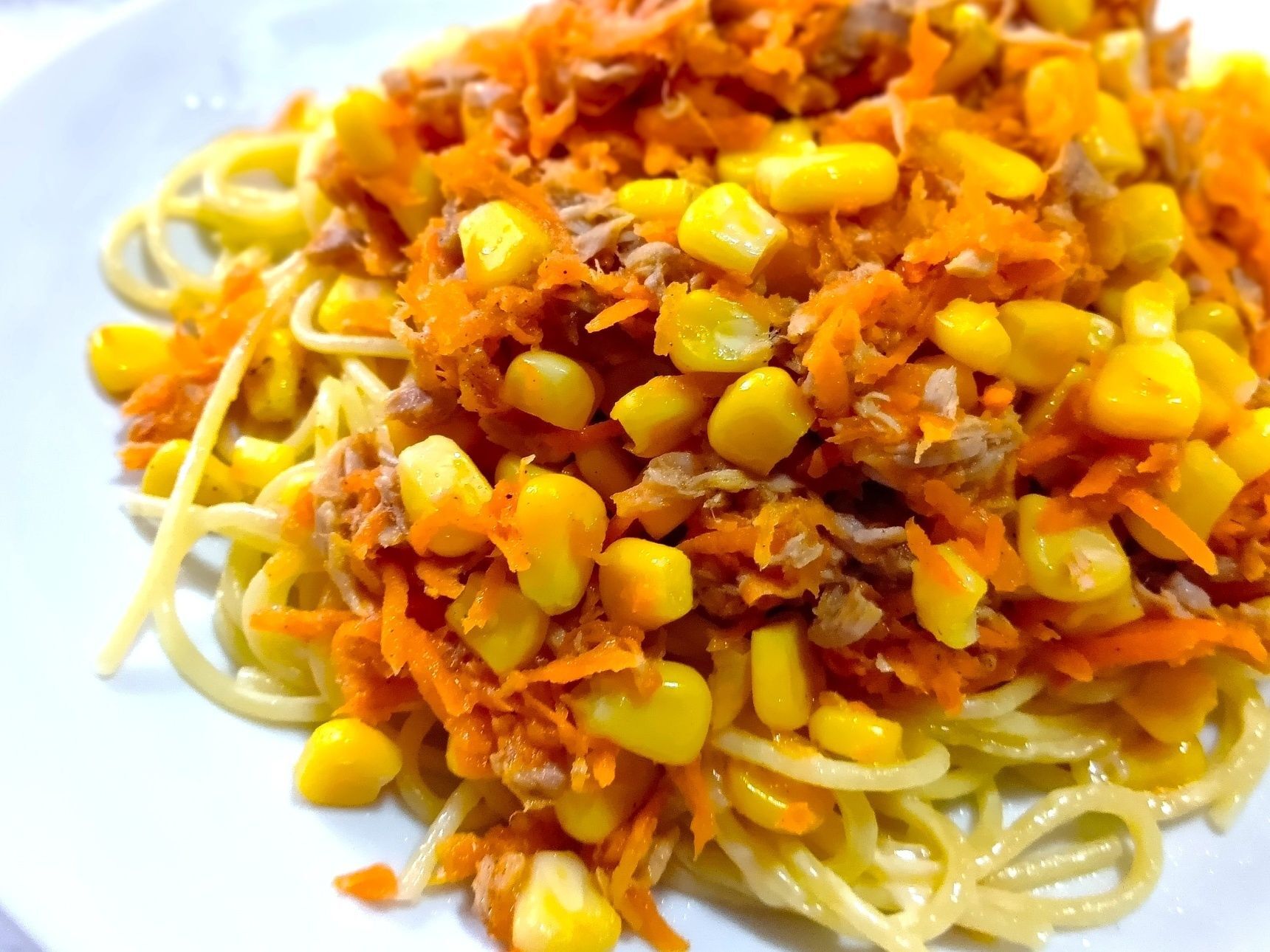 野菜嫌いの子どもも喜ぶ！沖縄のホテル朝食みたい！にんじんしりしりのせマヨスパゲッティ