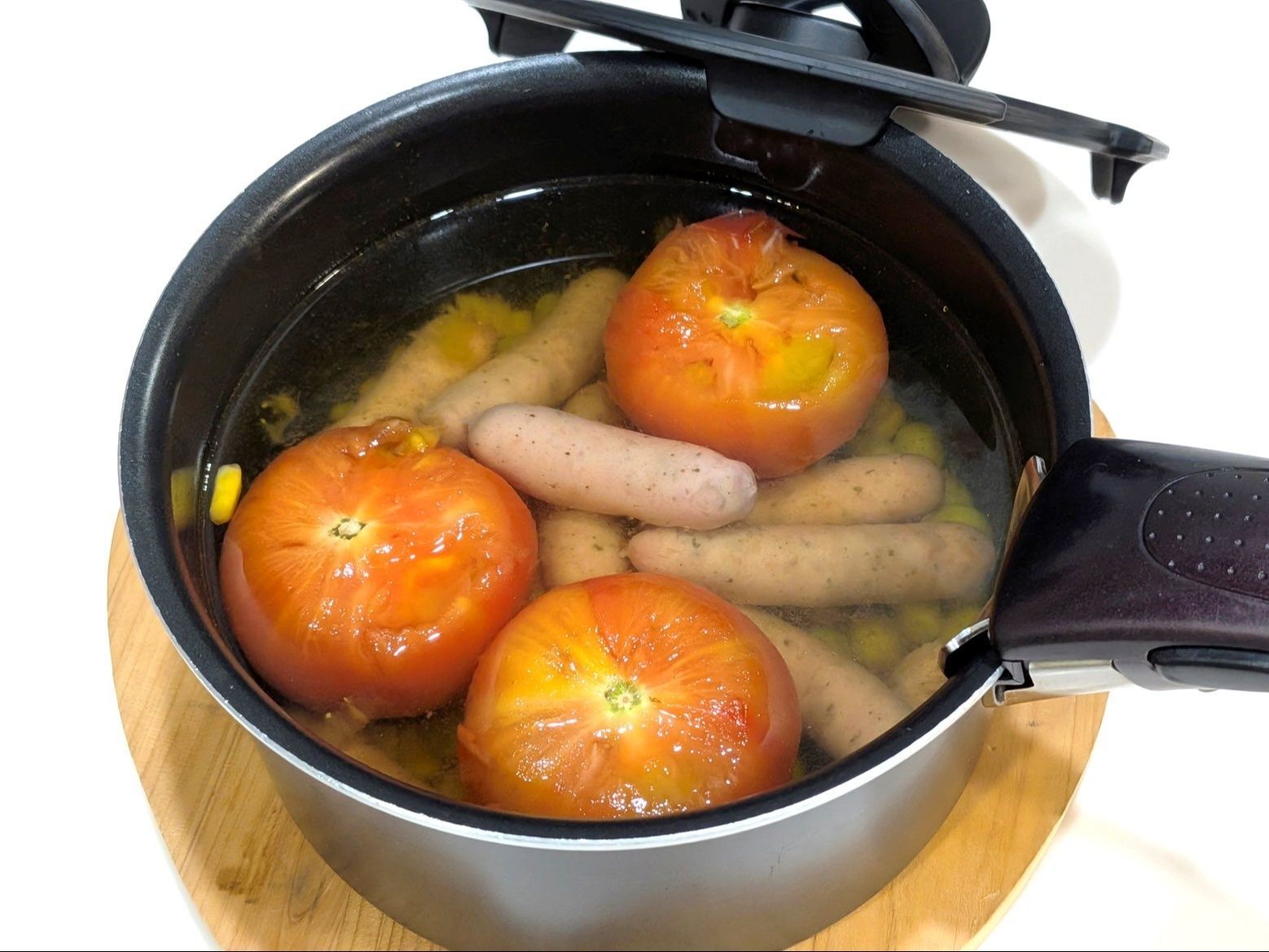 粗熱をとり、冷蔵庫で冷やします