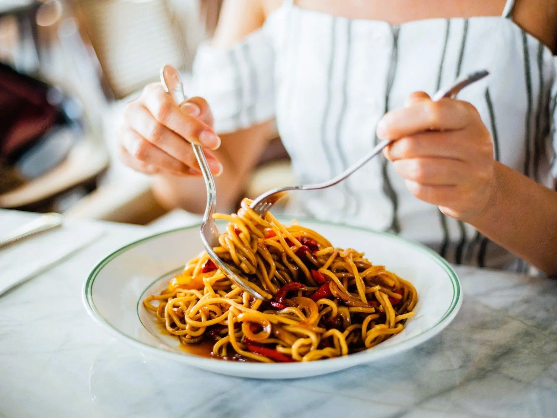 「とりあえず拭く」はNG！パスタのシミがついたらすぐやること。時間がたったシミの正解ケアも