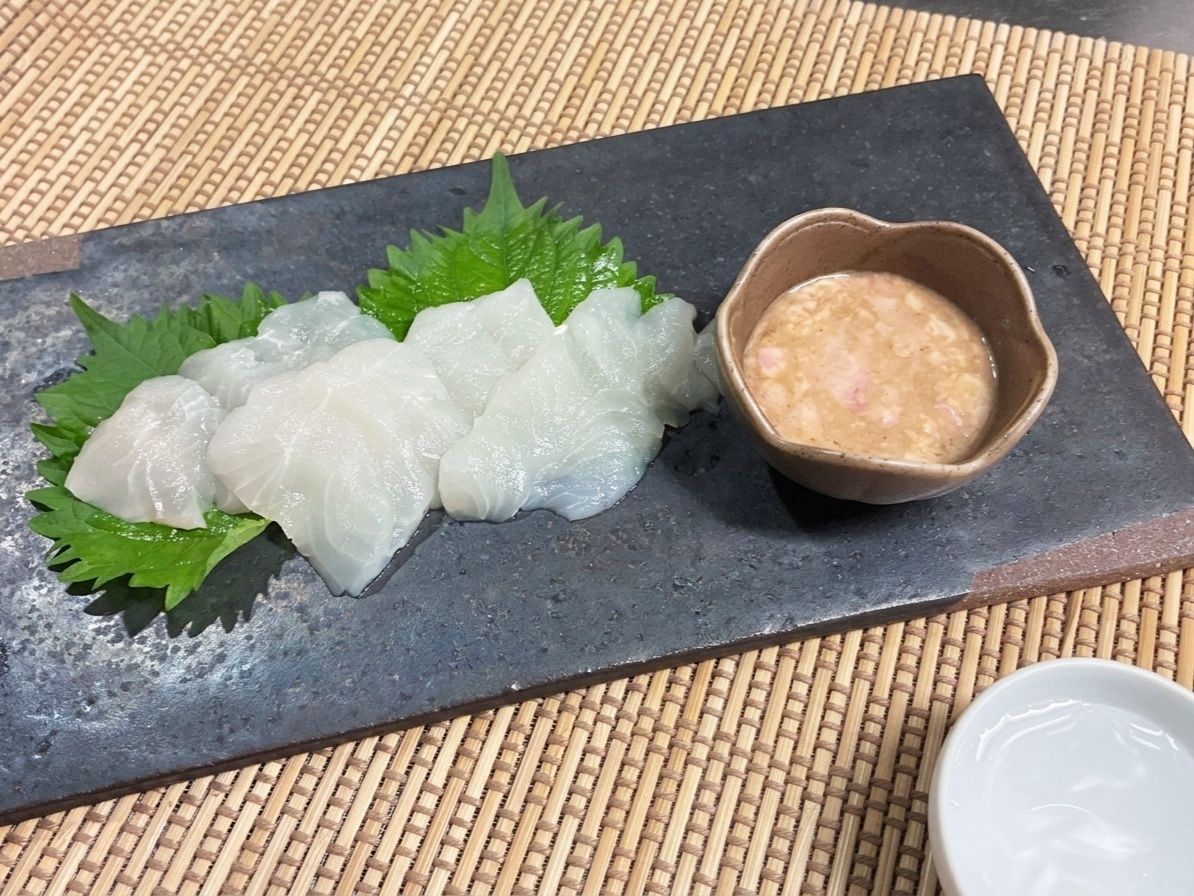 カワハギの刺身（肝醤油）