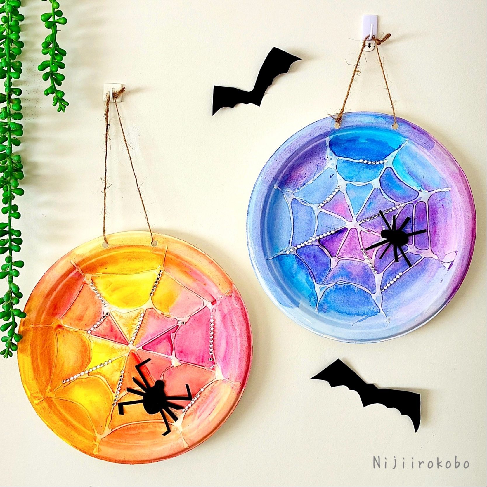 【ハロウィン】にじみ色のクモの巣アート
