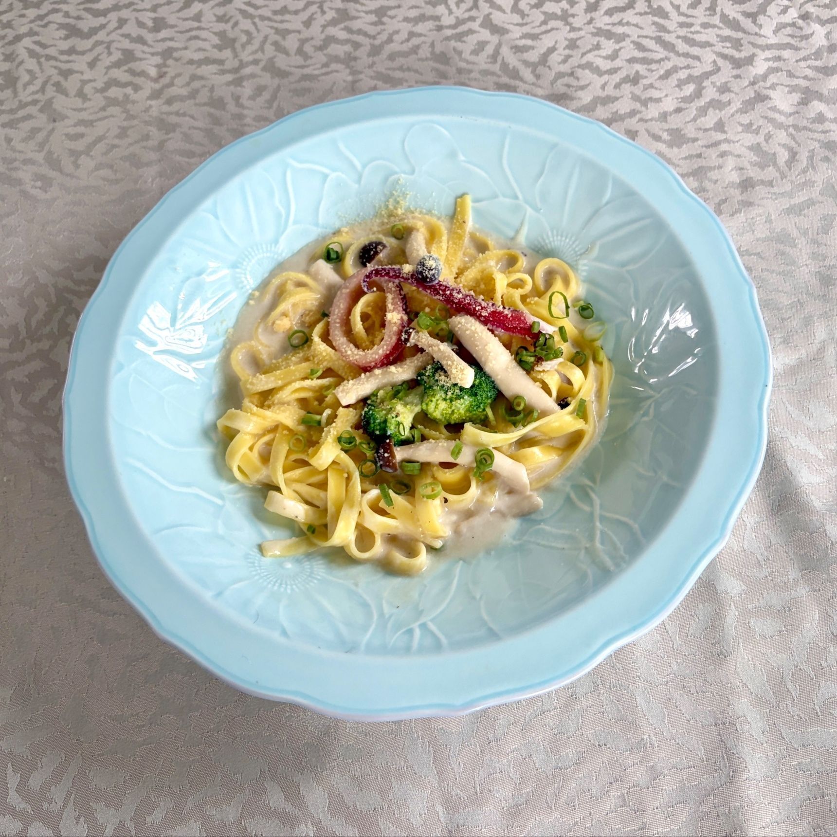 平たいパスタで豆乳クリームパスタ！塩分控えめでも味はしっかり