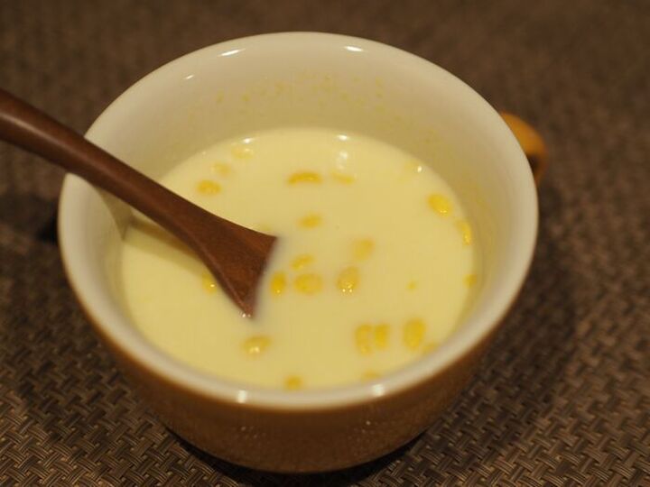 『コーンスープの素』にお湯を注ぐ前に待って!牛乳+片栗粉で「とろ~り濃厚」に変身♪