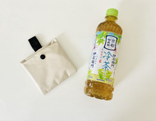 【セリア】「考えた人、天才！」600mLのペットボトルが収納できる“ミニポーチ”の正体とは？