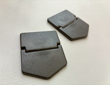 【ダイソー】ただの黒い板じゃない！パカッと折るだけで「こんなに便利なの！？」110円で手放せなくなりそう