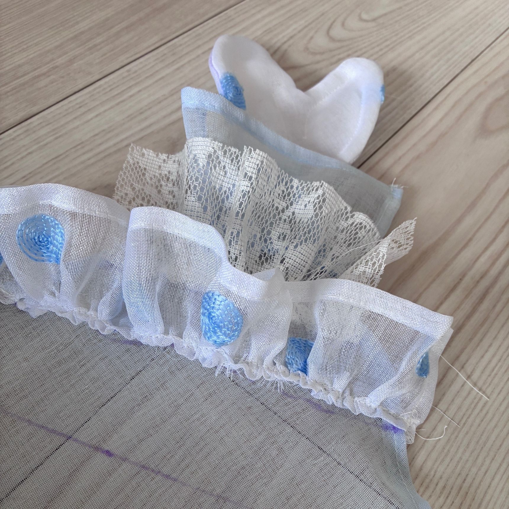 ヒレのほうからひらひらを付ける