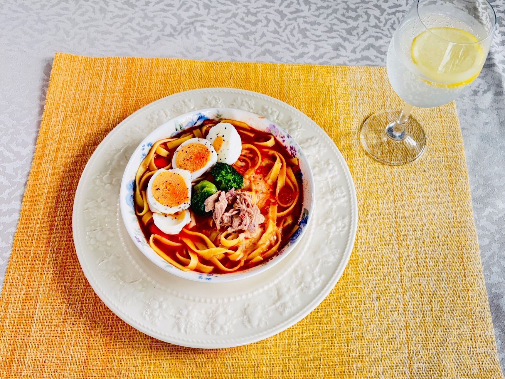 ピザ風仕立てのクリームパスタ