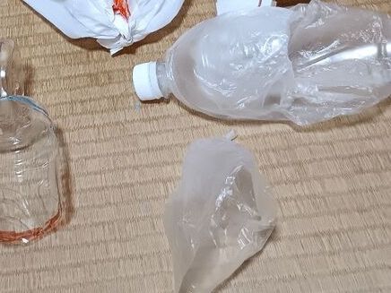 ペットボトルの空き容器をスコップの形にして活用