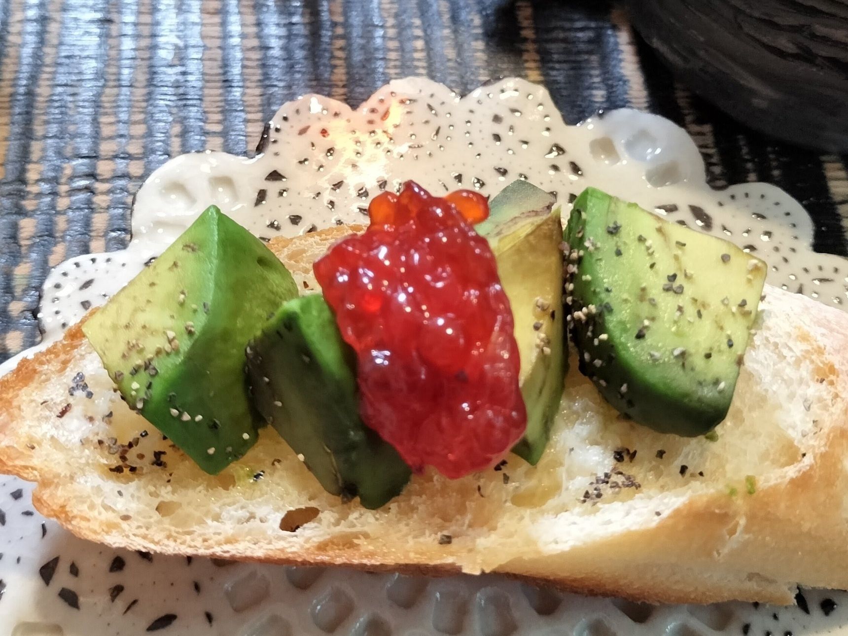塩筋子×白飯も良いけど、塩筋子×バターフランスパンも絶品！