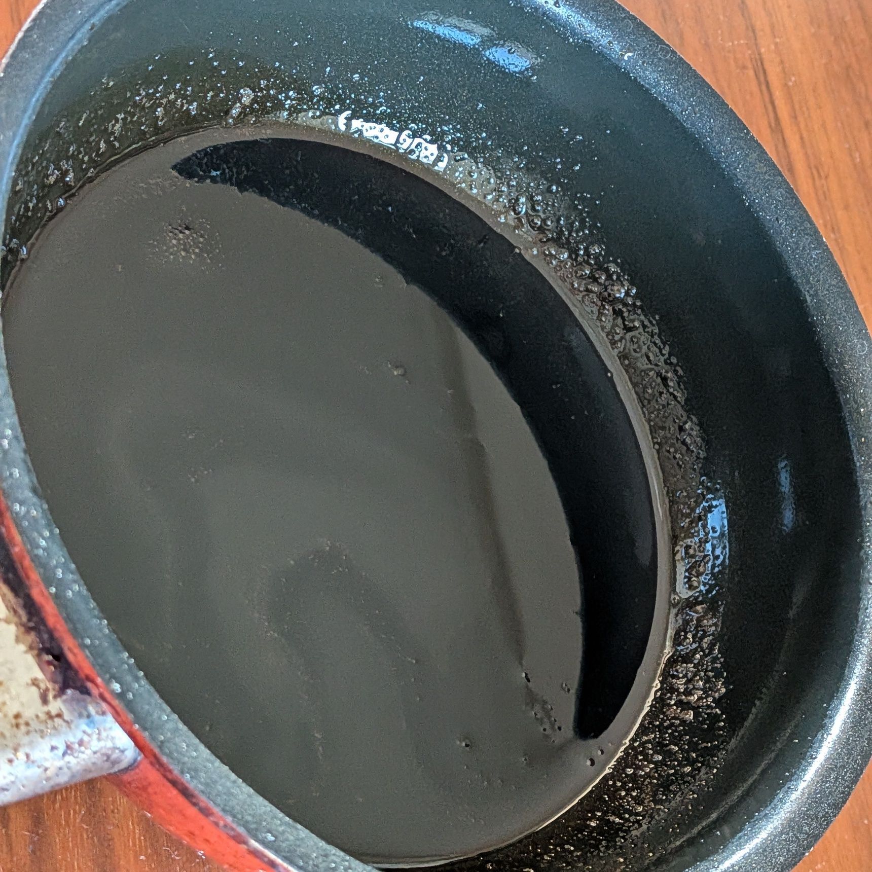 2、小鍋に●を入れ、沸騰させる。トロミがついたら火からおろす。