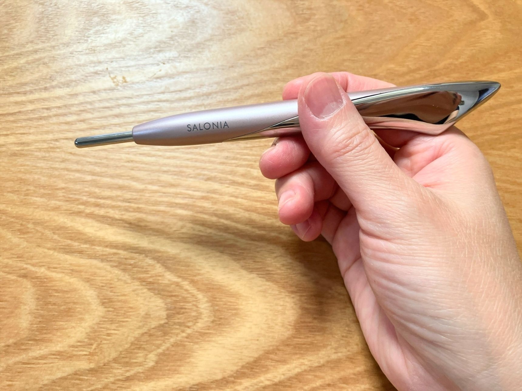 ペン型が手軽で嬉しい　フェイスカレントポインター（ペン型美顔器）