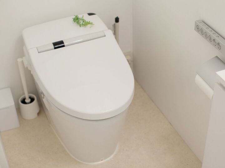 トイレに「紙」を置いてる人、要注意!?人気占い師が教えるトイレの〈NGアイテム〉とは【じぶんでできる開運習慣】