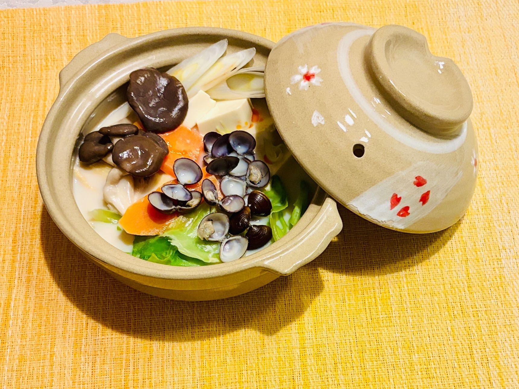睡眠時間は3時間研究に励んだ野口英世に食べてもらいたい「しじみ豆乳鍋」