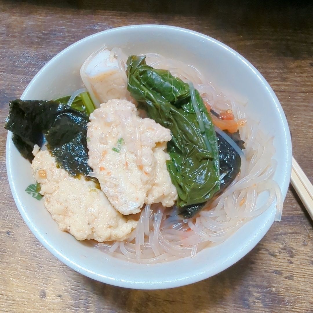鶏団子を入れていく。