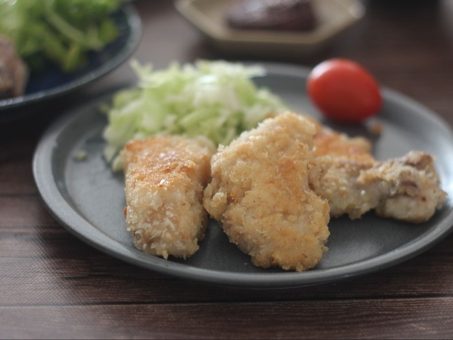 天然魚クエスト第3弾！2. アカバナ（カンパチ）のハーブパン粉焼き